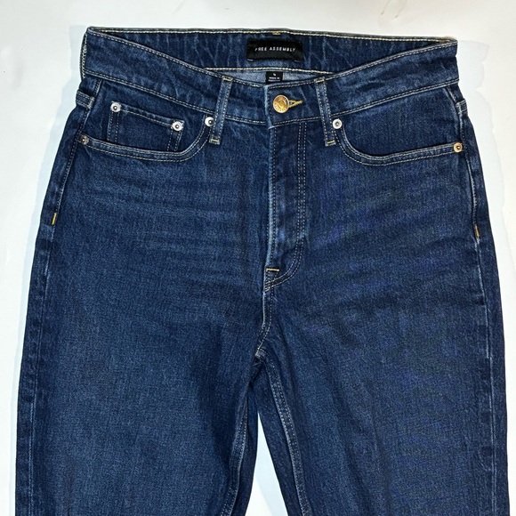 Free Assembly 90's Straight Jeans 4 - Picture 2 of 10